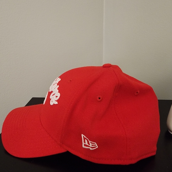 NBA Toronto Raptors Women's Red Hat - Picture 2 of 5